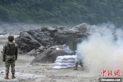 安装黄历西藏军区某部高原峡谷实弹射击 锤炼实战能力