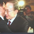 安装黄历李明博、朴槿惠给金文洙打气 鼓励其争取赢得韩国大选